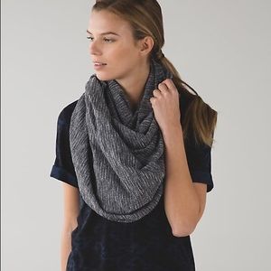Lululemon Vinyasa Scarf Heathered HerringboneWrap